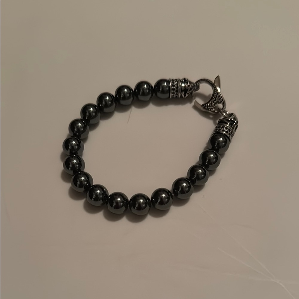 Silver Jewelry Bracelet with Glossy Beads and Lobster Clasp